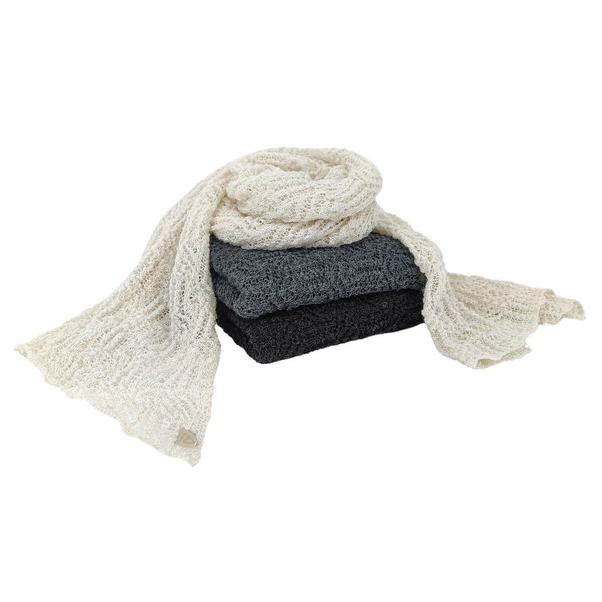 Pirita Design alpakkahuivi Malla colors white grey coal