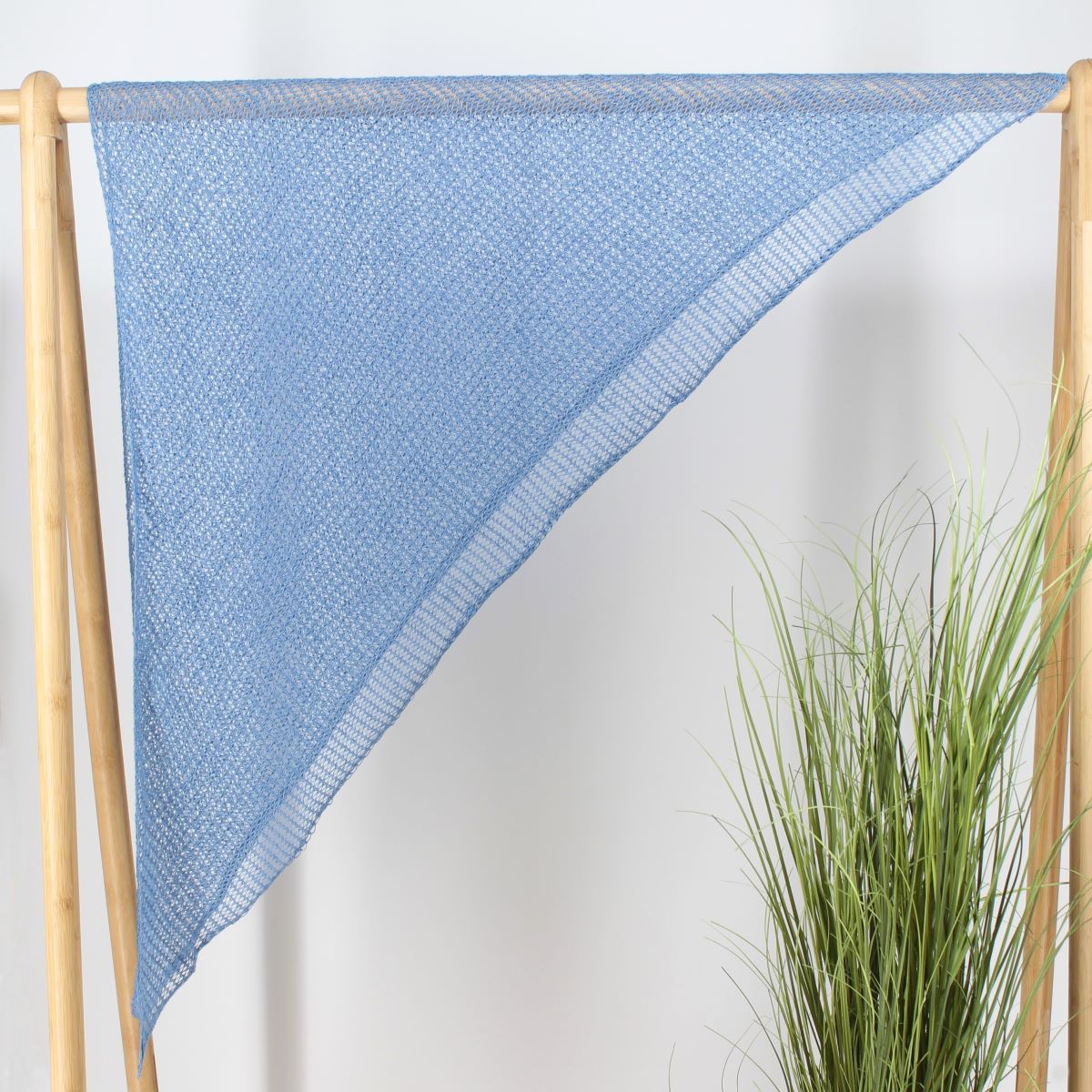 Ulpu-kolmiohuivi, color azure blue, rekillä