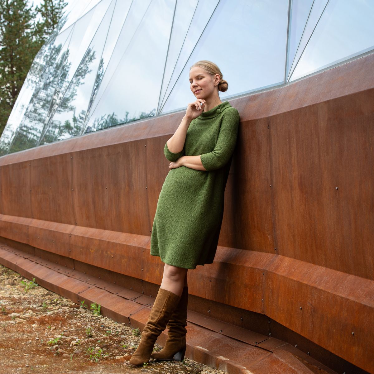 Pirita Design pellavaneulemekko Debbie color grass green