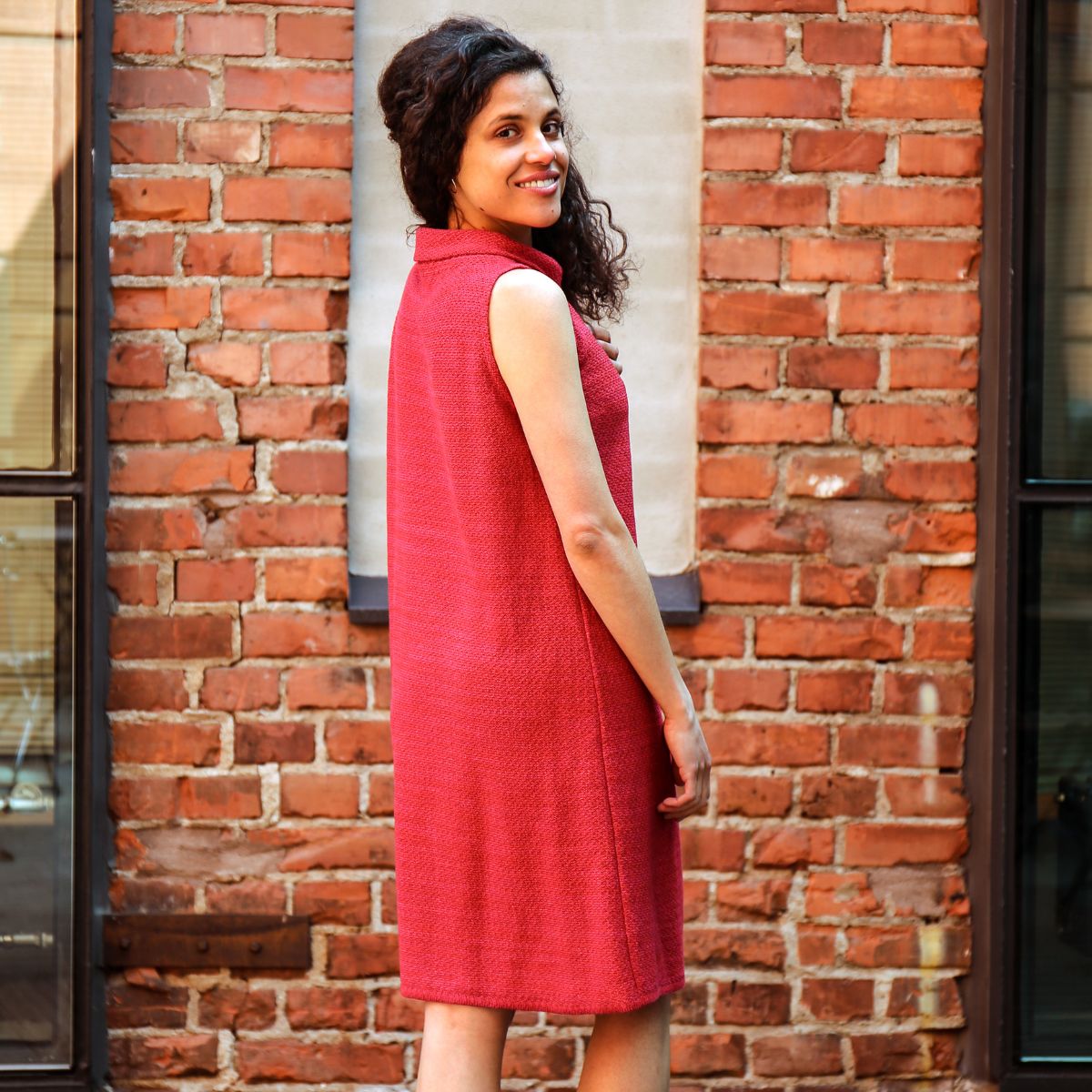 Pirita Design pellavaneulemekko Jackie color cherry2