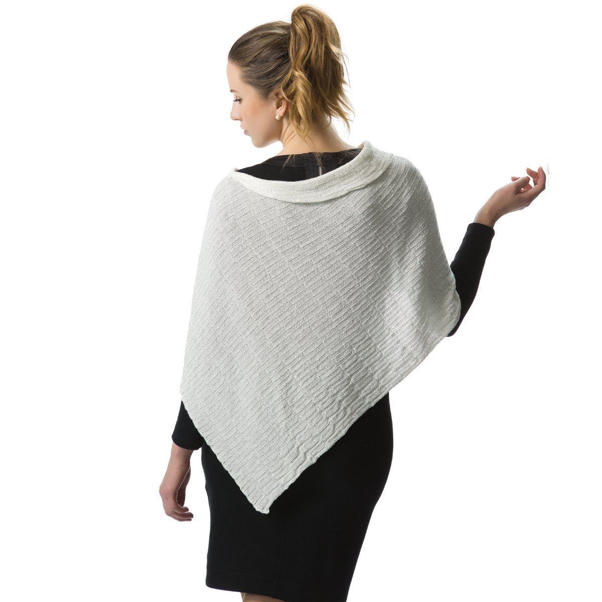 Pirita Design pellavaponcho Saaga color white