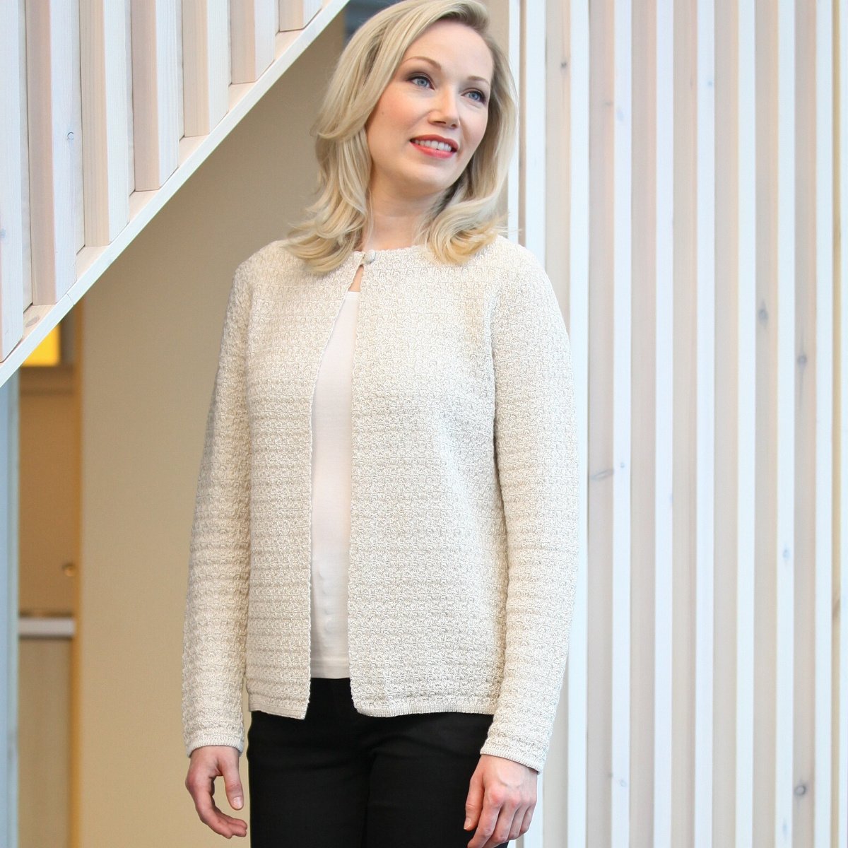 Floora pellavaneulejakku