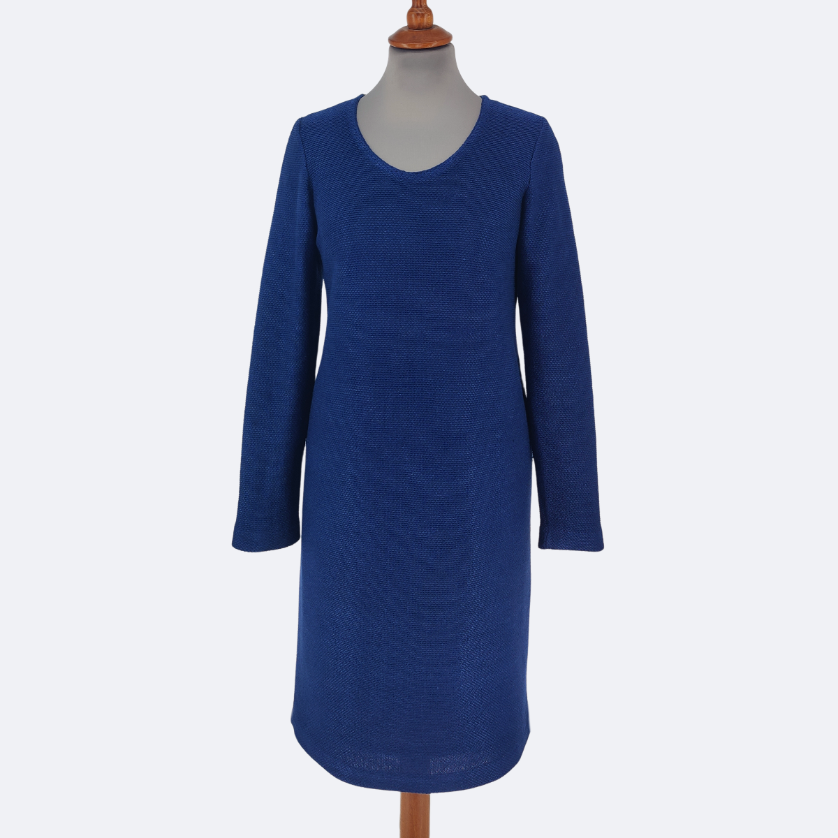 Eva-pellavaneulemekko